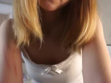 girl
        linnhathorne cam image #6609296