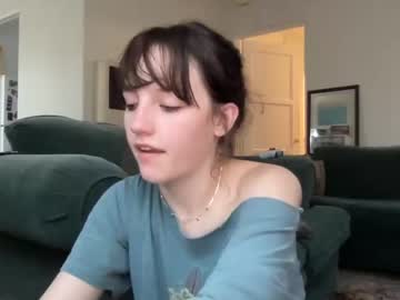 girl
        laceyflowers cam image #3007356