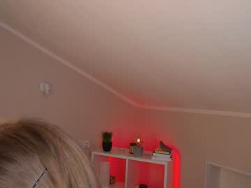 girl
        surprise_girl69_ cam image #4355241