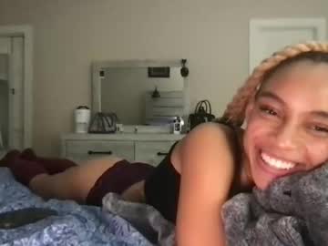 girl
        nalasworld33 cam image #4467058