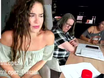 girl
        crazypaty cam image #1685402