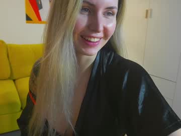 girl
        frosty_flame cam image #6086077