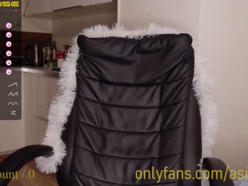 girl
        agelina_summer cam image #456070
