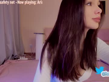 girl
        hollyextra cam image #9004