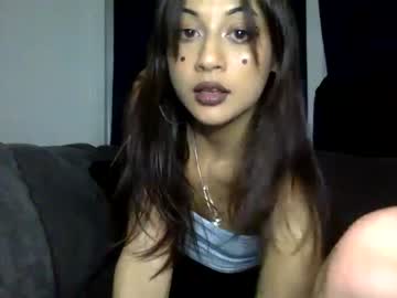 girl
        jenbby420 cam image #3915286