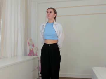 girl
        odelinaferrett cam image #3232567