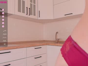 girl
        loribanks cam image #1158340