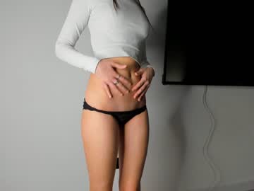 girl
        emilybatee cam image #1152266