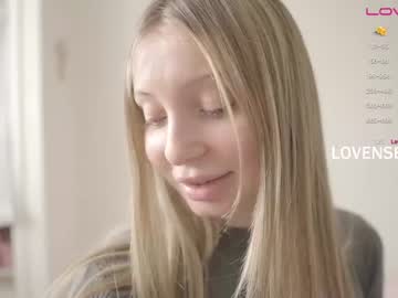 girl
        pureangeldolores cam image #3290932