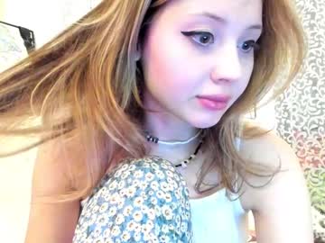 girl
        qtie0 cam image #6491934