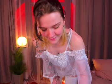 girl
        raypeach cam image #570918
