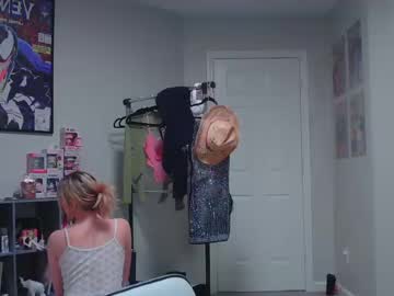 girl
        briadominick cam image #4574533