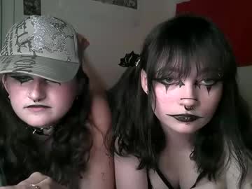 girl
        kiss4p cam image #4494742