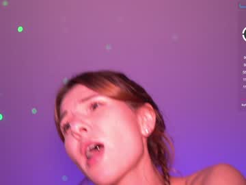 girl
        sweetkira555 cam image #1204247