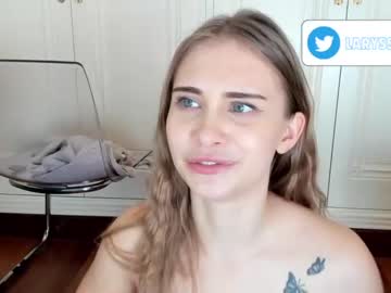 girl
        laryssa_ cam image #3421077