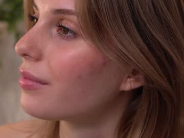 girl
        refined_style cam image #5196454