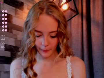 girl
        lolliis cam image #2706352