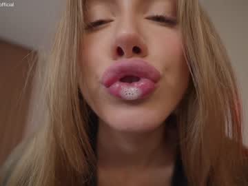 girl
        emilia98xxx cam image #2937765