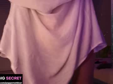 girl
        pepperxminthe cam image #4401824