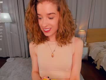 girl
        edahetherington cam image #3925937