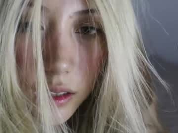 girl
        wendy_daniela cam image #4184387
