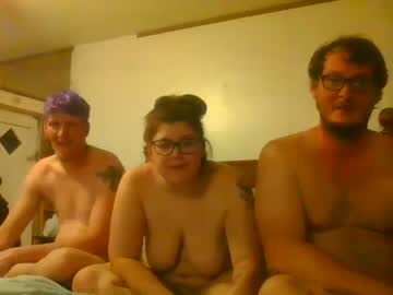couple
        skittles_90 cam image #103217