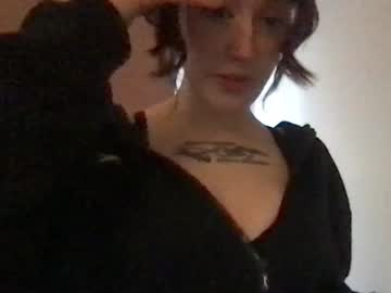 girl
        lottieforyou cam image #3277339