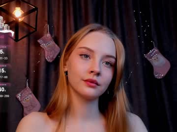 girl
        lolliis cam image #3137076