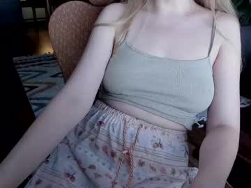 girl
        _o0o__ cam image #4536736