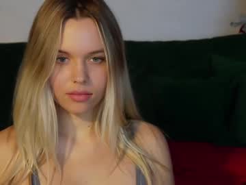 girl
        corni__ cam image #5845167