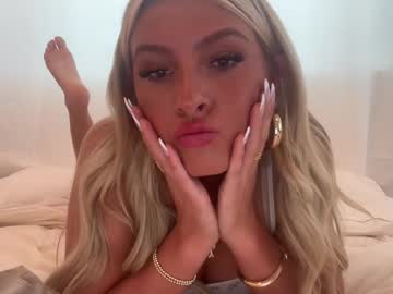 girl
        gabbyandrsn cam image #4947522