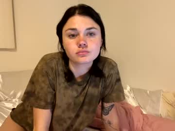 girl
        cassidyyqueen cam image #1638053