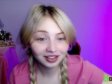 girl
        shy_blondiee cam image #1039615
