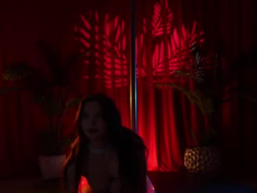 girl
        kittycaitlin cam image #7003057