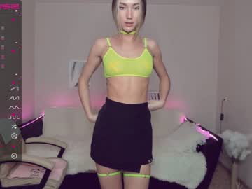 girl
        sharon__toys cam image #1004314