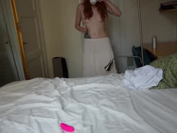 girl
        ellaa91 cam image #4441284
