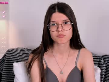 girl
        hellogentlemana cam image #3511540