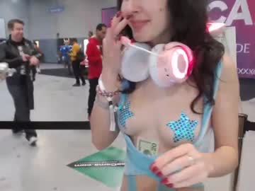 girl
        frenchava cam image #2776293