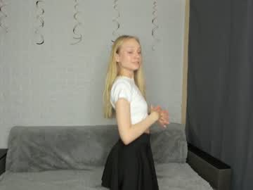 girl
        sandra_buika cam image #1985155