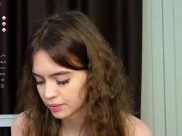 girl
        connieambes cam image #3148545