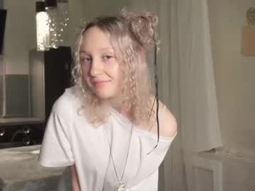 girl
        melissacoopers cam image #4537489