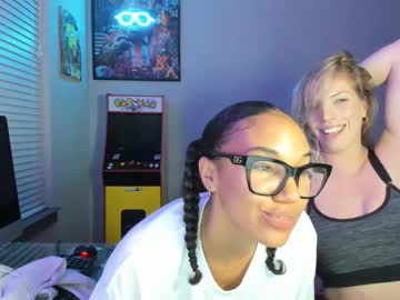 girl
        l0vecherry cam image #6666677