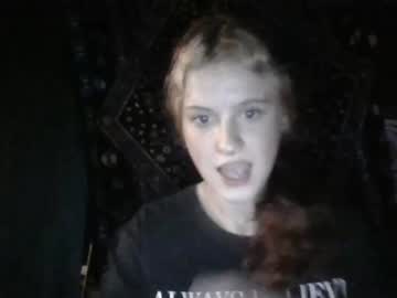 girl
        ghost_bby2 cam image #1450380