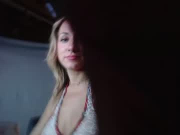 girl
        slipperyclit123 cam image #142190