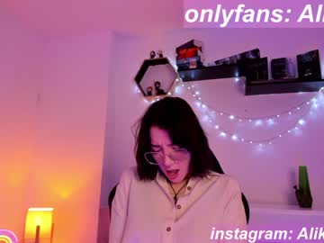 girl
        thecosmicgirl cam image #626813