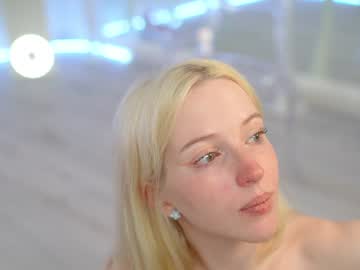 girl
        my_stella cam image #5500040