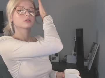 girl
        grace_smitt cam image #7011442