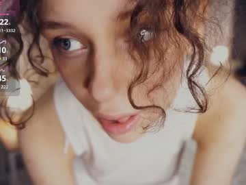 girl
        elvahamling cam image #5470875