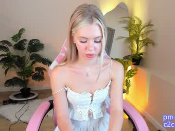 girl
        cassie_palmer cam image #3585074