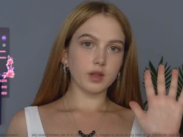 girl
        small_blondee cam image #5073135